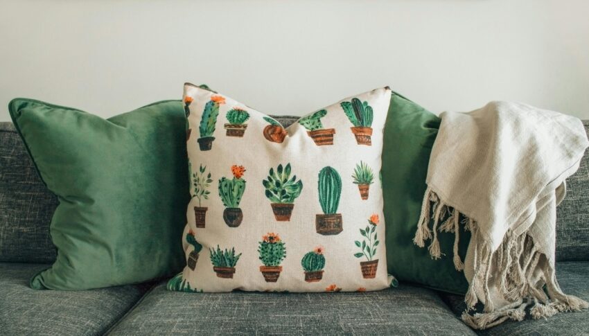 Wie kombiniert man Kissen miteinander?