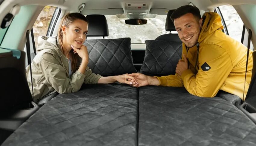 Bett fürs Auto: Warum eine faltbare Matratze besser ist als Luftmatratze