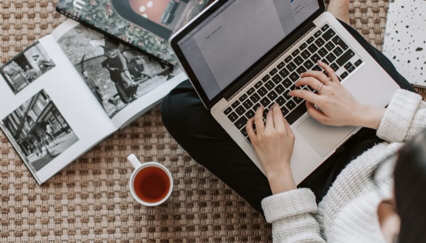 Der passende Laptop für Hobby-Bloggerinnen: Worauf es 2026 wirklich ankommt